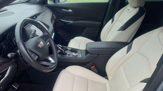 2023 Cadillac XT4 Sport