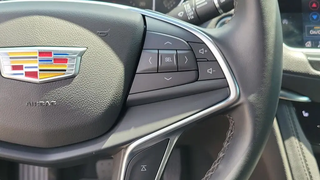 2025 Cadillac XT5 Luxury