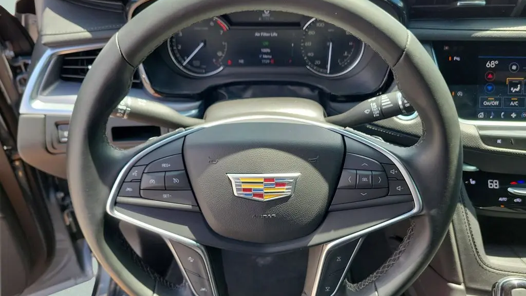 2025 Cadillac XT5 Luxury