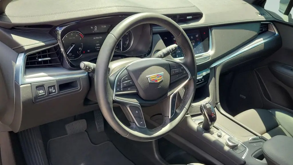 2025 Cadillac XT5 Luxury