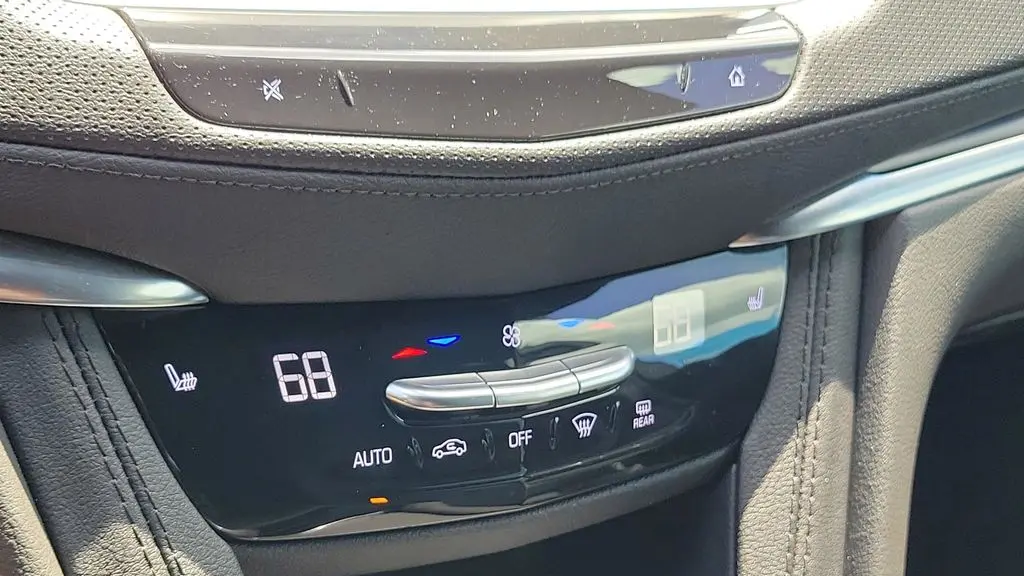 2025 Cadillac XT5 Luxury