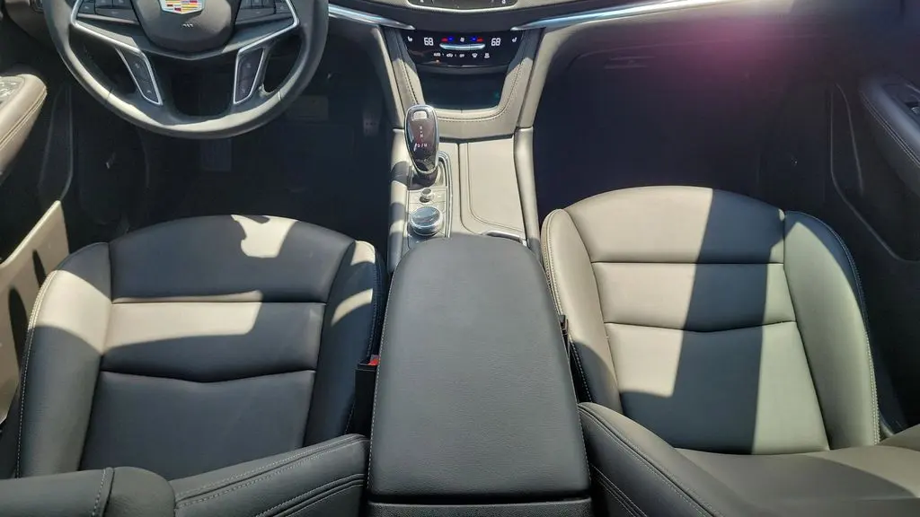 2025 Cadillac XT5 Luxury