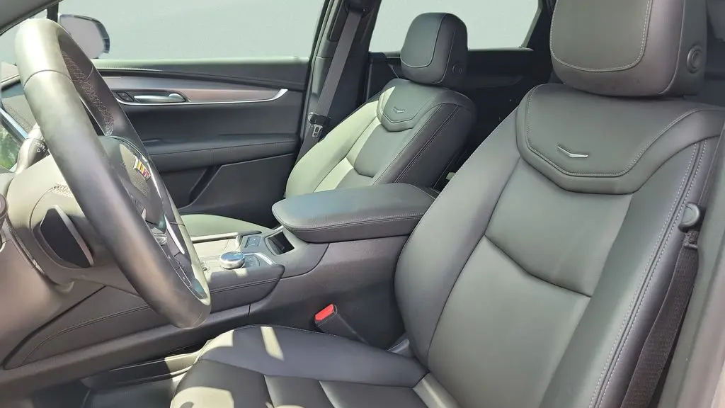 2025 Cadillac XT5 Luxury