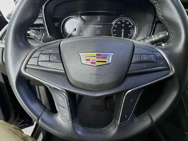 2021 Cadillac XT5 - $21,000