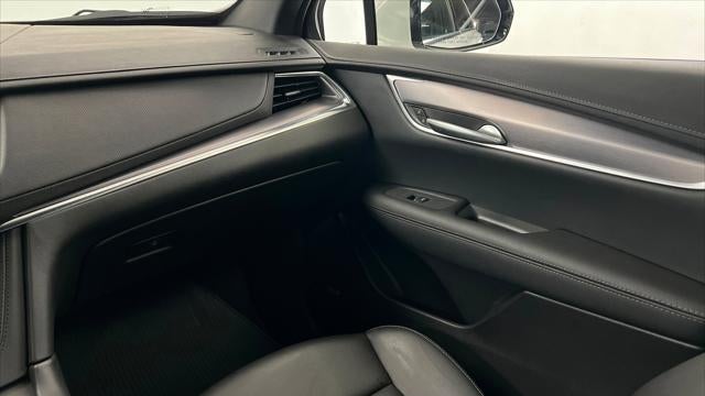 2025 Cadillac XT5 Luxury