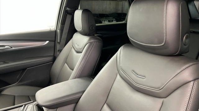2025 Cadillac XT5 Luxury