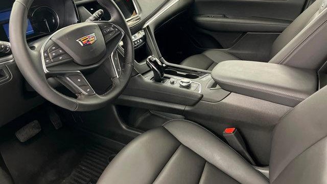 2025 Cadillac XT5 Luxury