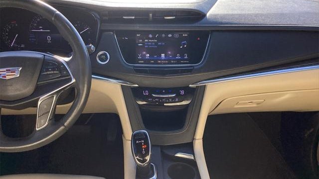 2017 Cadillac XT5 Base