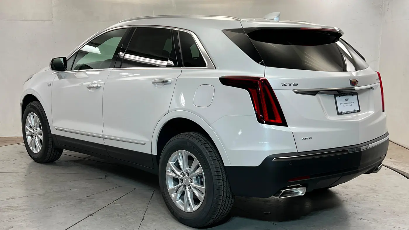2026 Cadillac XT5 Luxury