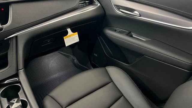 2026 Cadillac XT5 Luxury