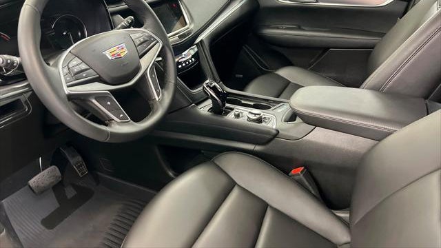 2025 Cadillac XT5 Luxury