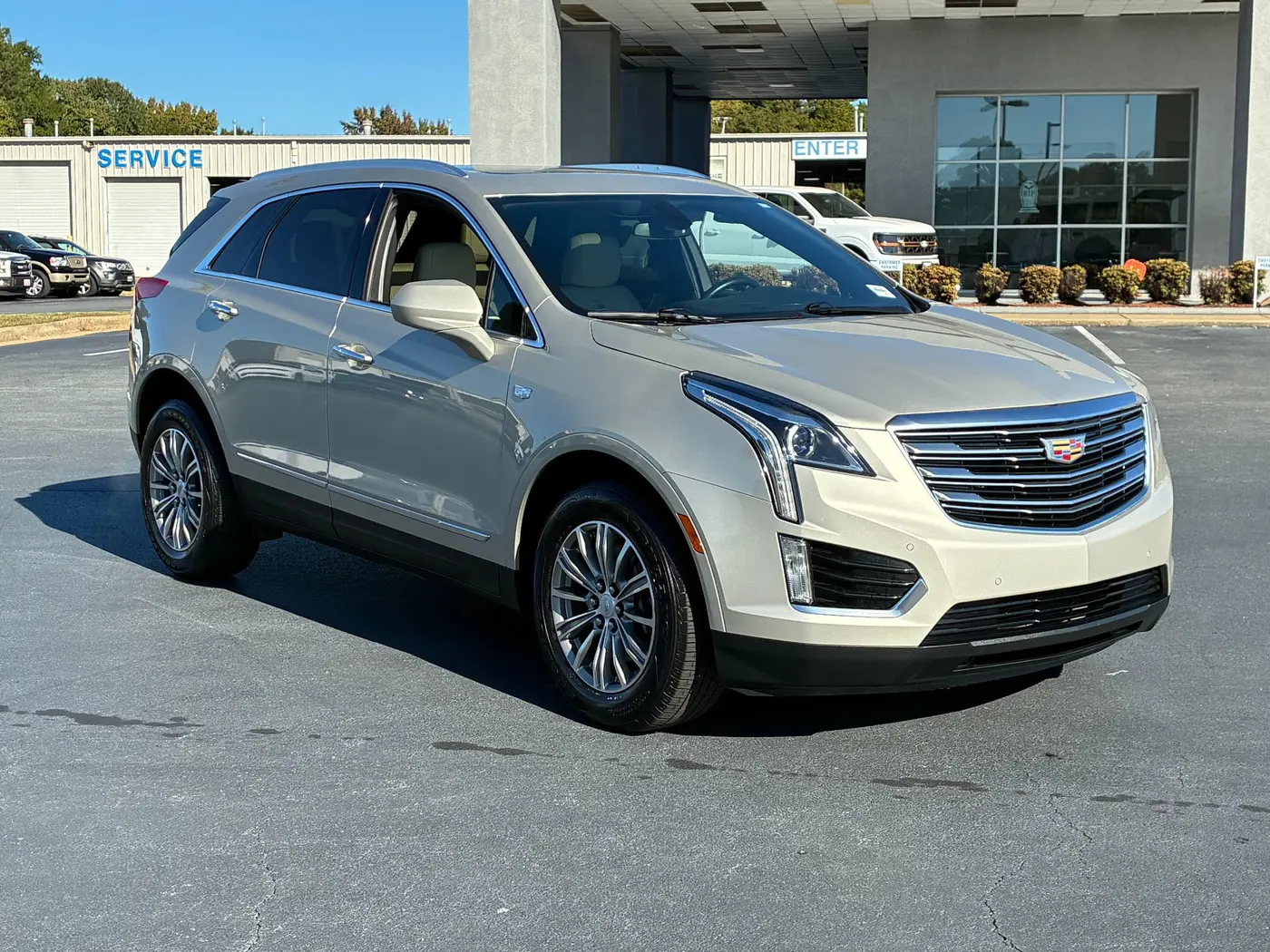 2017 Cadillac XT5 - $17,400