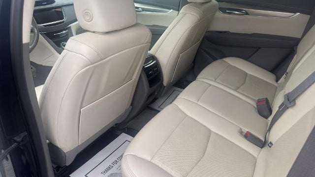 2022 Cadillac XT5 Premium Luxury