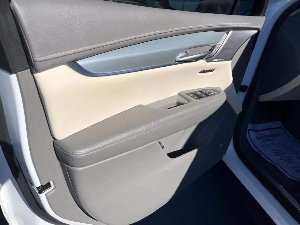 2022 Cadillac XT5 - $30,400