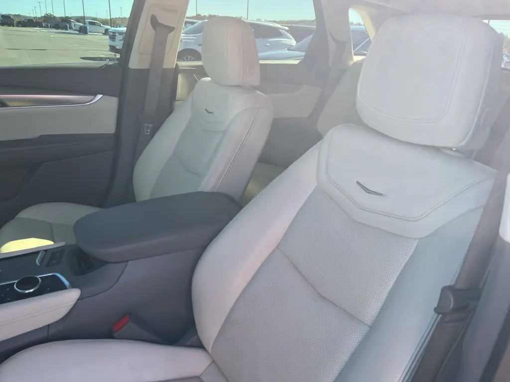 2022 Cadillac XT5 - $30,400