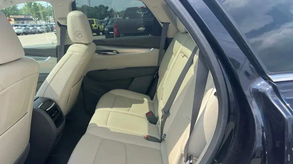 2021 Cadillac XT5 Premium Luxury