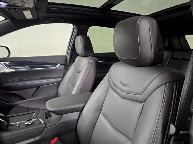 2026 Cadillac XT5 - $58,999