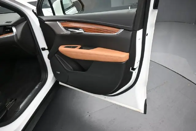 2021 Cadillac XT5 - $26,895
