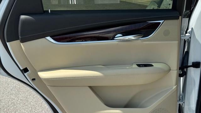 2017 Cadillac XT5 Premium Luxury