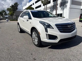 2018 Cadillac XT5 with Crystal White Tricoat Exterior