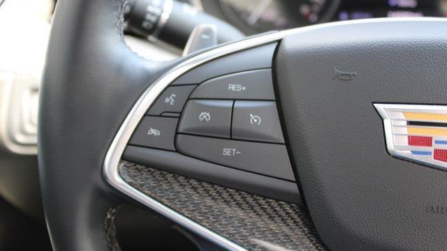 2025 Cadillac XT5 Sport