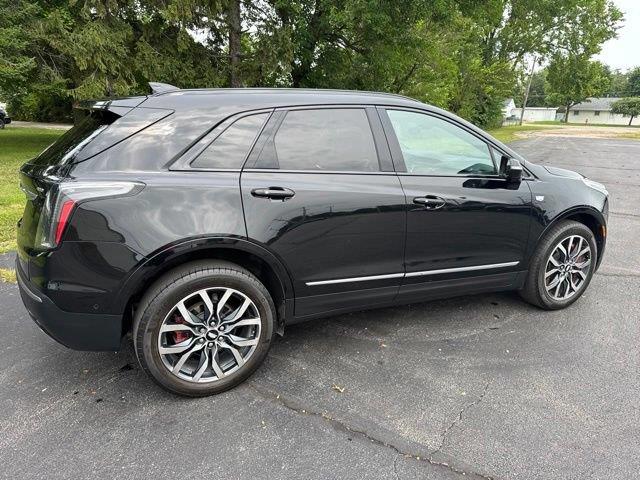 2022 Cadillac XT5 - $30,000