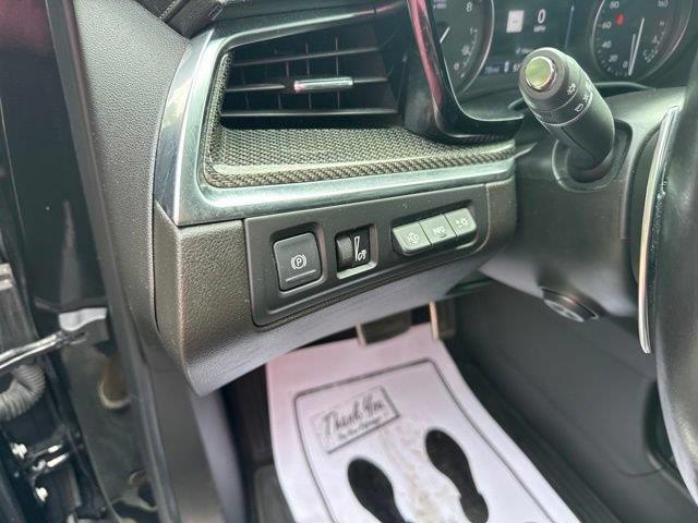 2022 Cadillac XT5 - $30,000