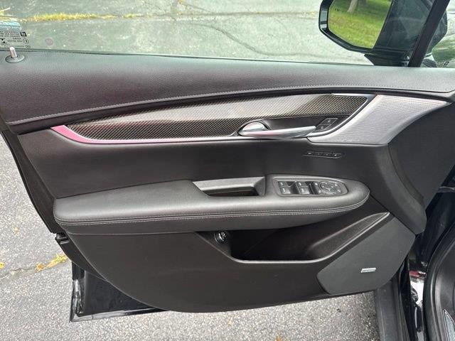2022 Cadillac XT5 - $30,000