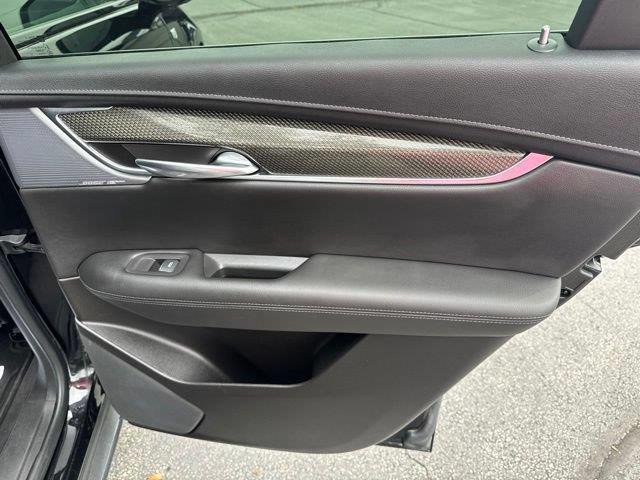 2022 Cadillac XT5 - $30,000