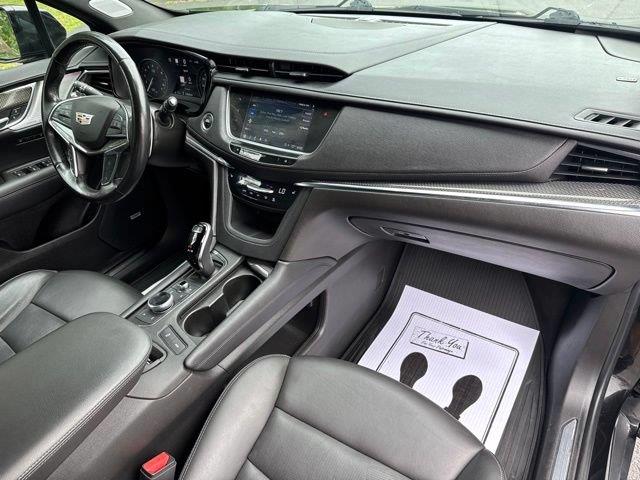 2022 Cadillac XT5 - $30,000