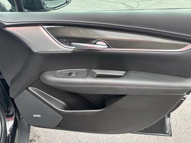 2022 Cadillac XT5 - $30,000