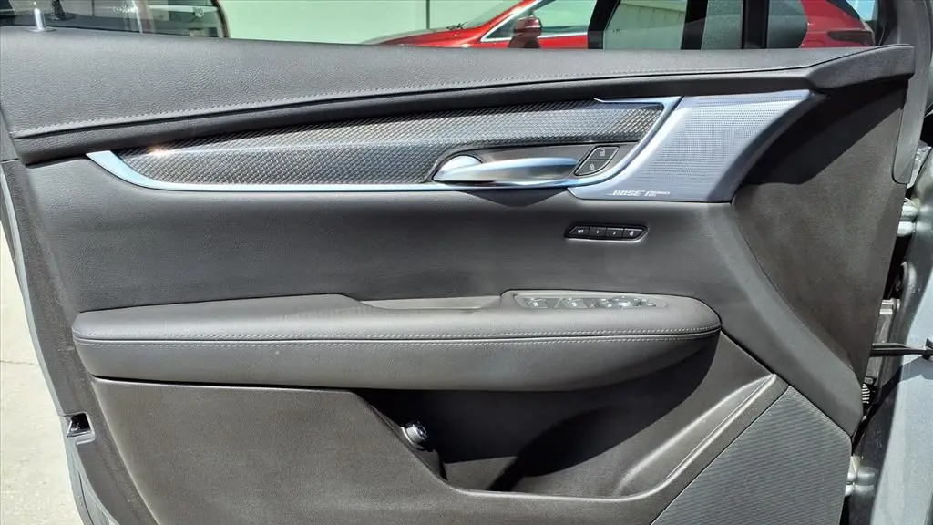 2023 Cadillac XT5 Sport