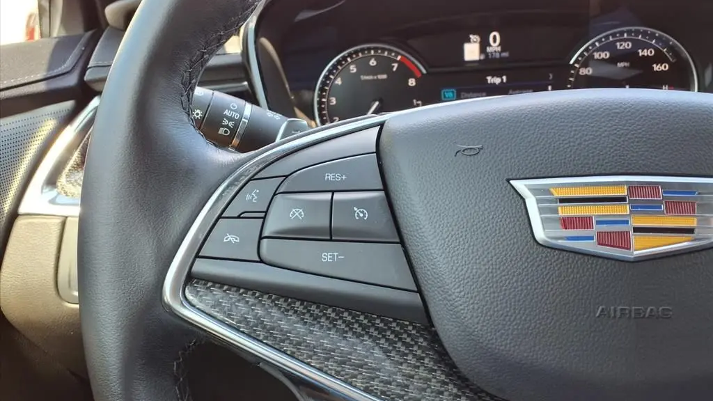 2023 Cadillac XT5 Sport