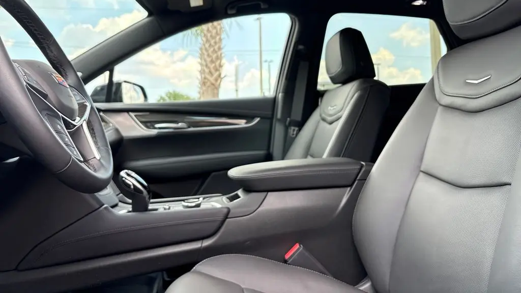 2026 Cadillac XT5 Sport