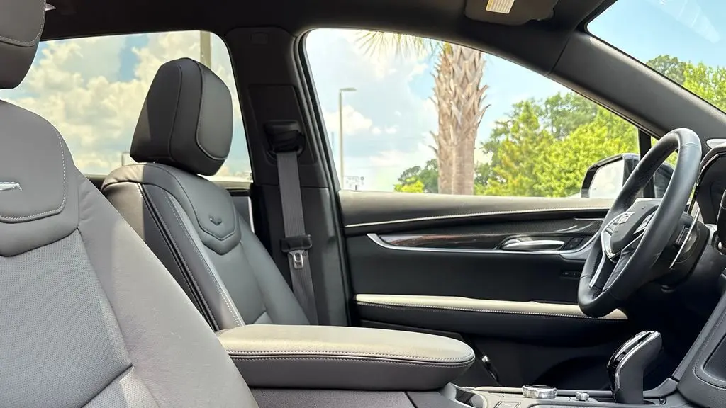 2026 Cadillac XT5 Sport