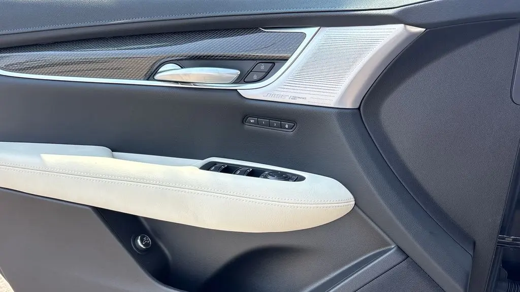 2026 Cadillac XT5 Sport