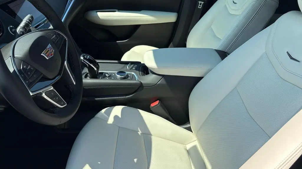 2026 Cadillac XT5 Sport