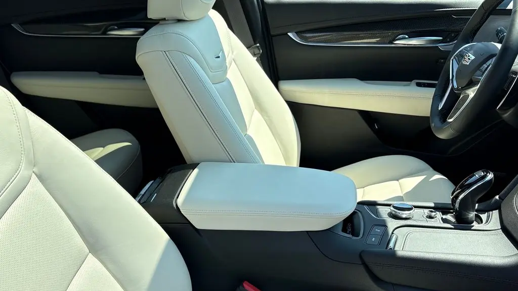 2026 Cadillac XT5 Sport