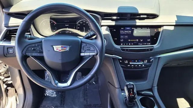 2024 Cadillac XT6 Luxury