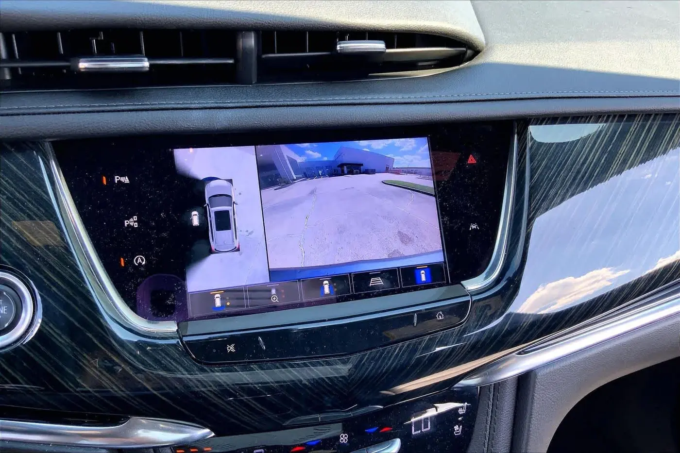 2023 Cadillac XT6 - $35,398