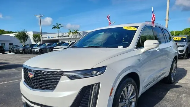2023 Cadillac XT6 Premium Luxury