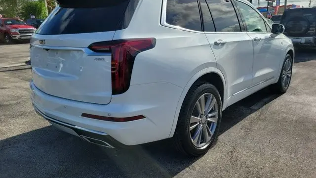 2023 Cadillac XT6 Premium Luxury