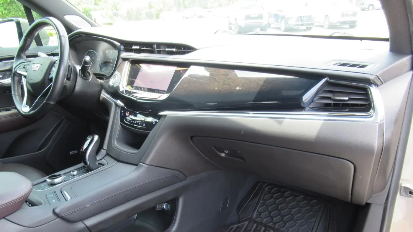 2022 Cadillac XT6 Premium Luxury