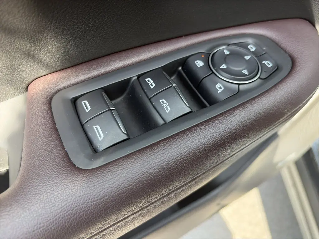 2023 Cadillac XT6 - $38,830