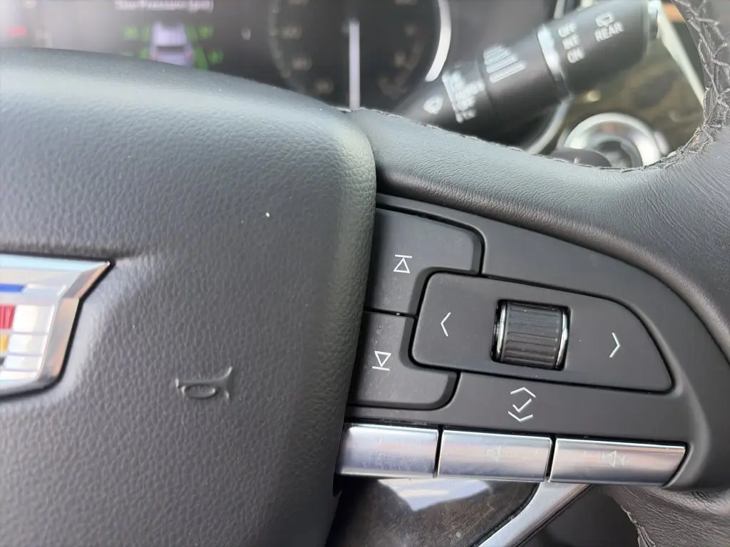 2023 Cadillac XT6 - $38,830