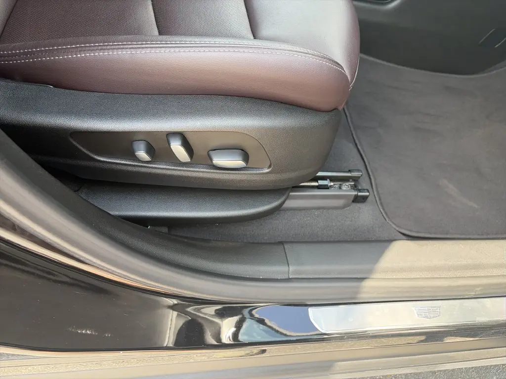 2023 Cadillac XT6 - $38,830