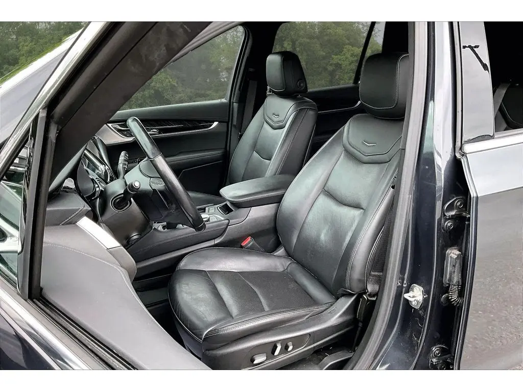 2023 Cadillac XT6 - $28,997