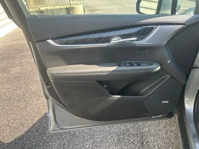 2023 Cadillac XT6