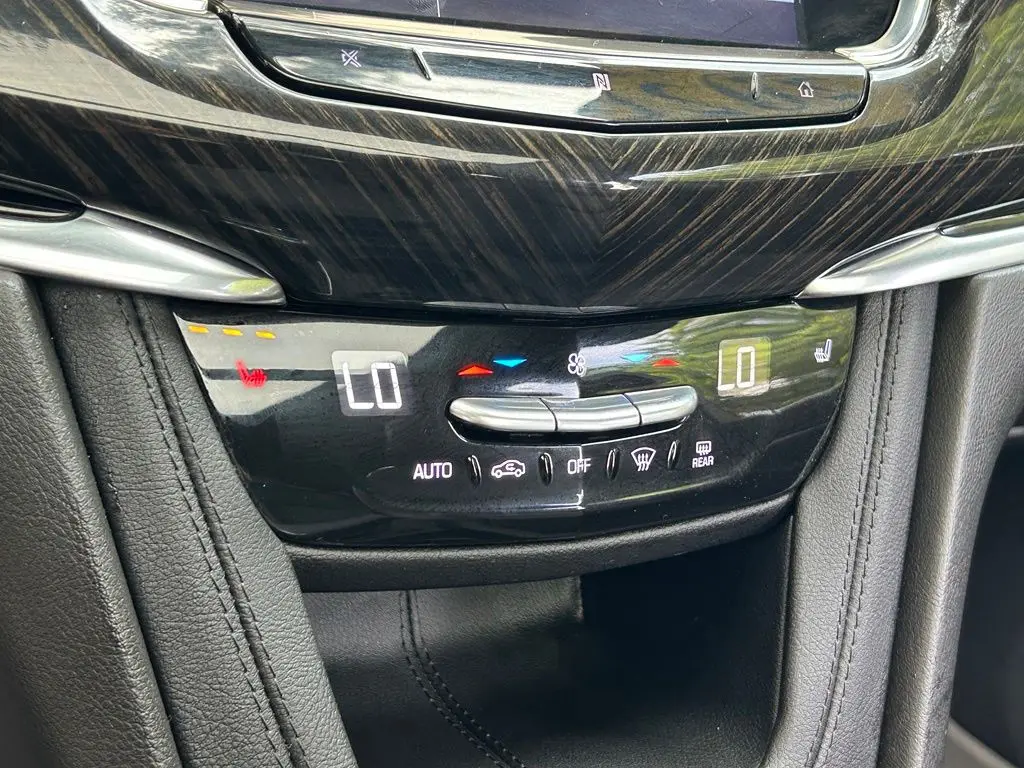 2021 Cadillac XT6 - $24,944