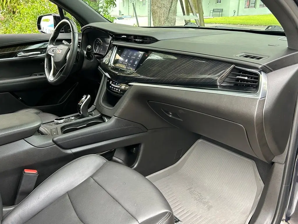 2021 Cadillac XT6 - $24,944